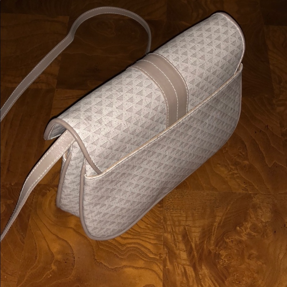 Handbag - Picture 3 of 5